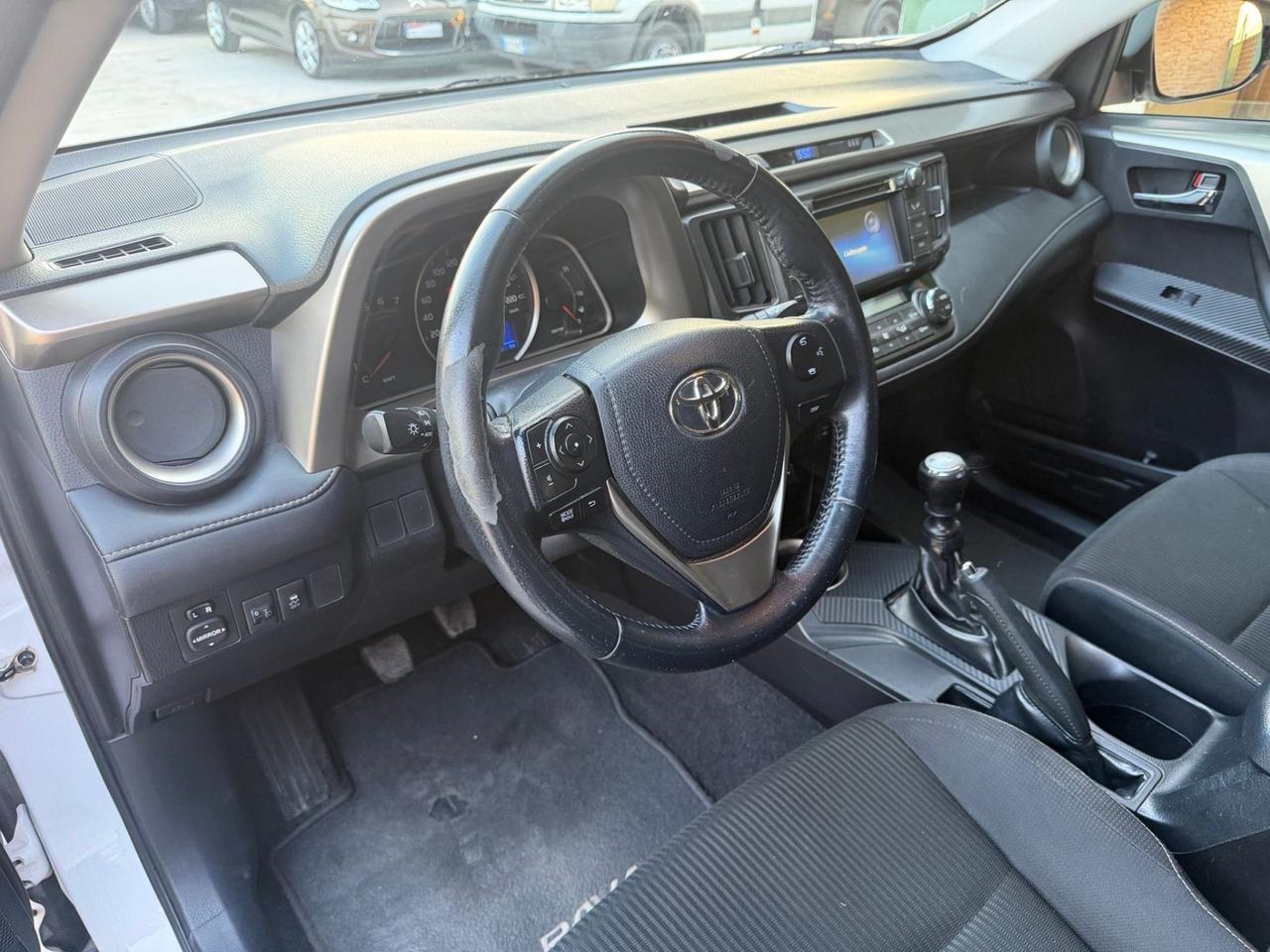 Toyota RAV 4 RAV4 2.0 D-4D 2WD Style White Ed. Neopatentati