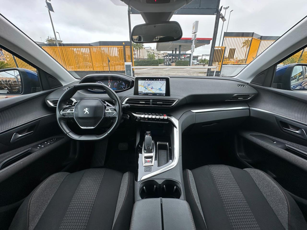 PEUGEOT 3008 1.5 BlueHDi 130 S&S EAT8 Business