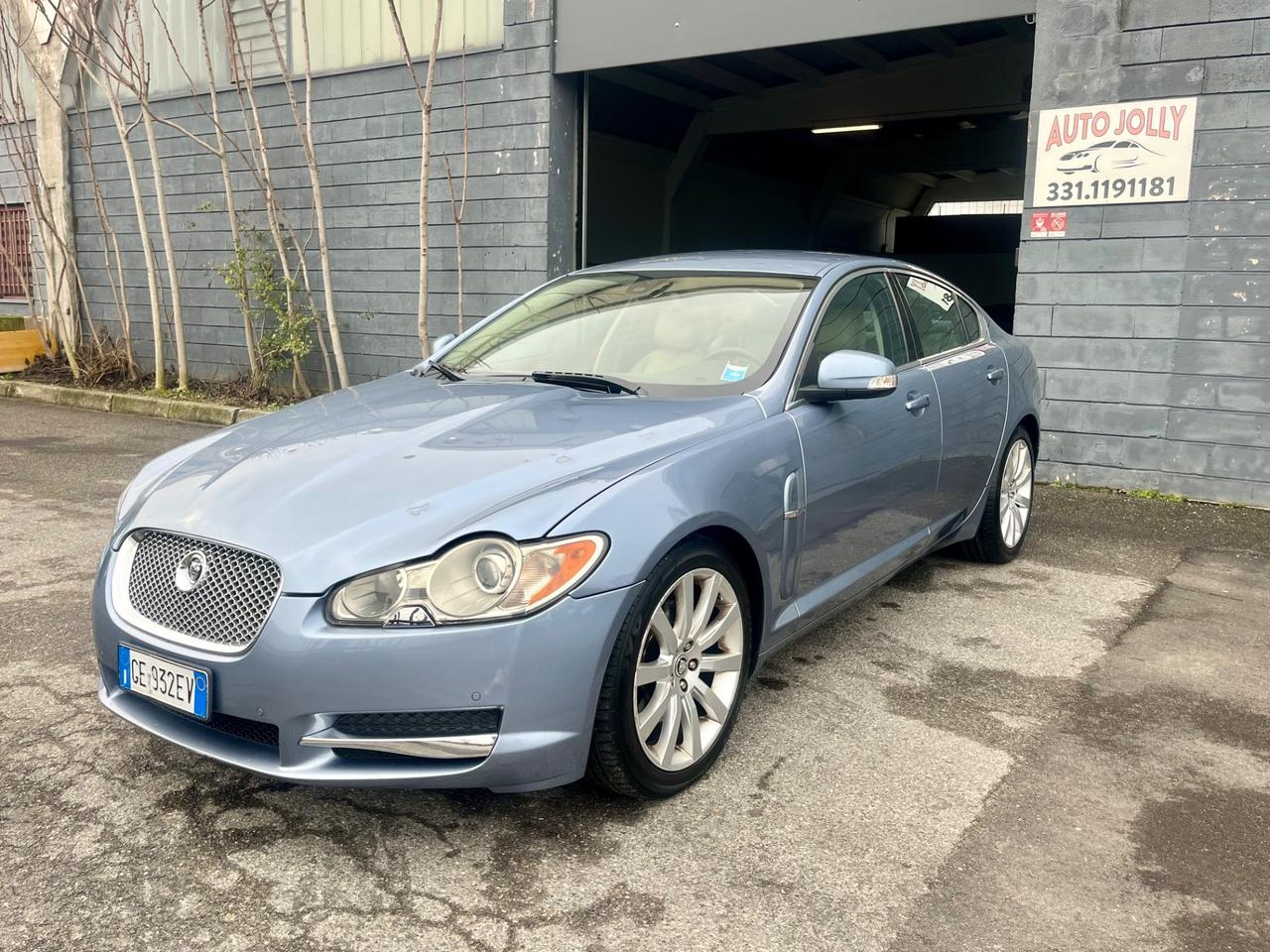 Jaguar XF 2.7D V6 Premium Luxury Grandinata