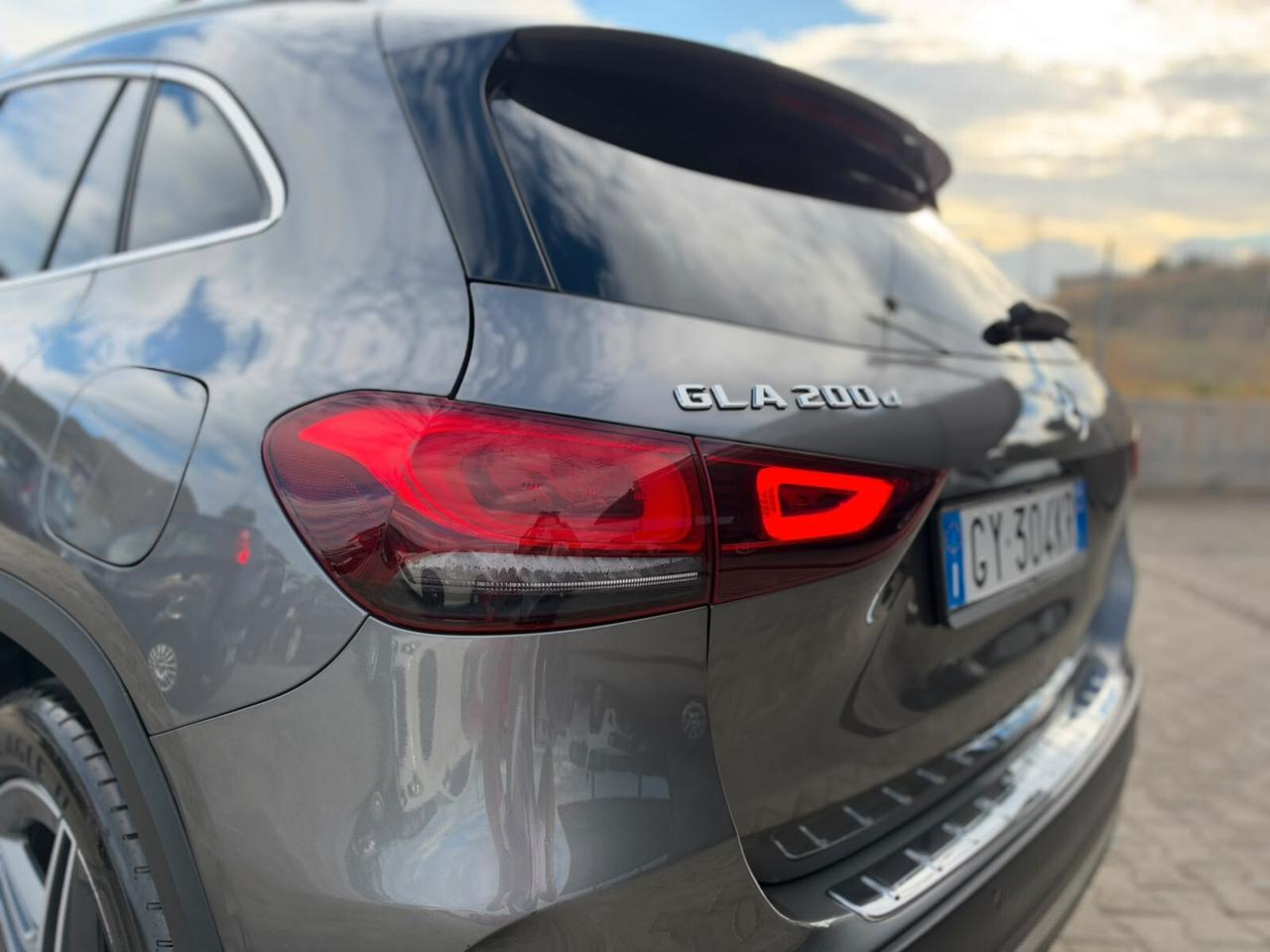 MERCEDES GLA 200D PREMIUM AMG 150CV