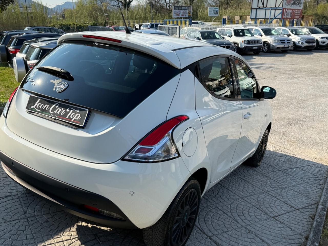 Lancia Ypsilon 0.9 TwinAir 85 CV 5 porte Metano Ecochic Gold