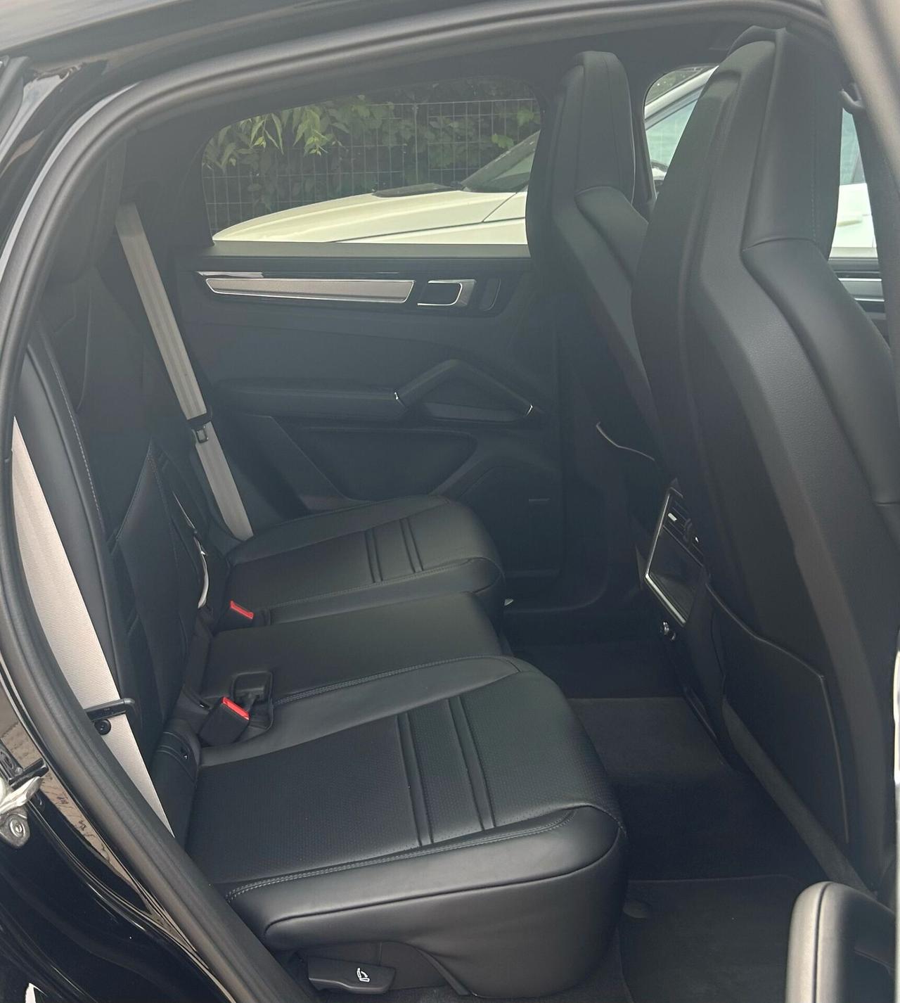 Porsche Cayenne Coupé 3.0 V6 Platinum Edition