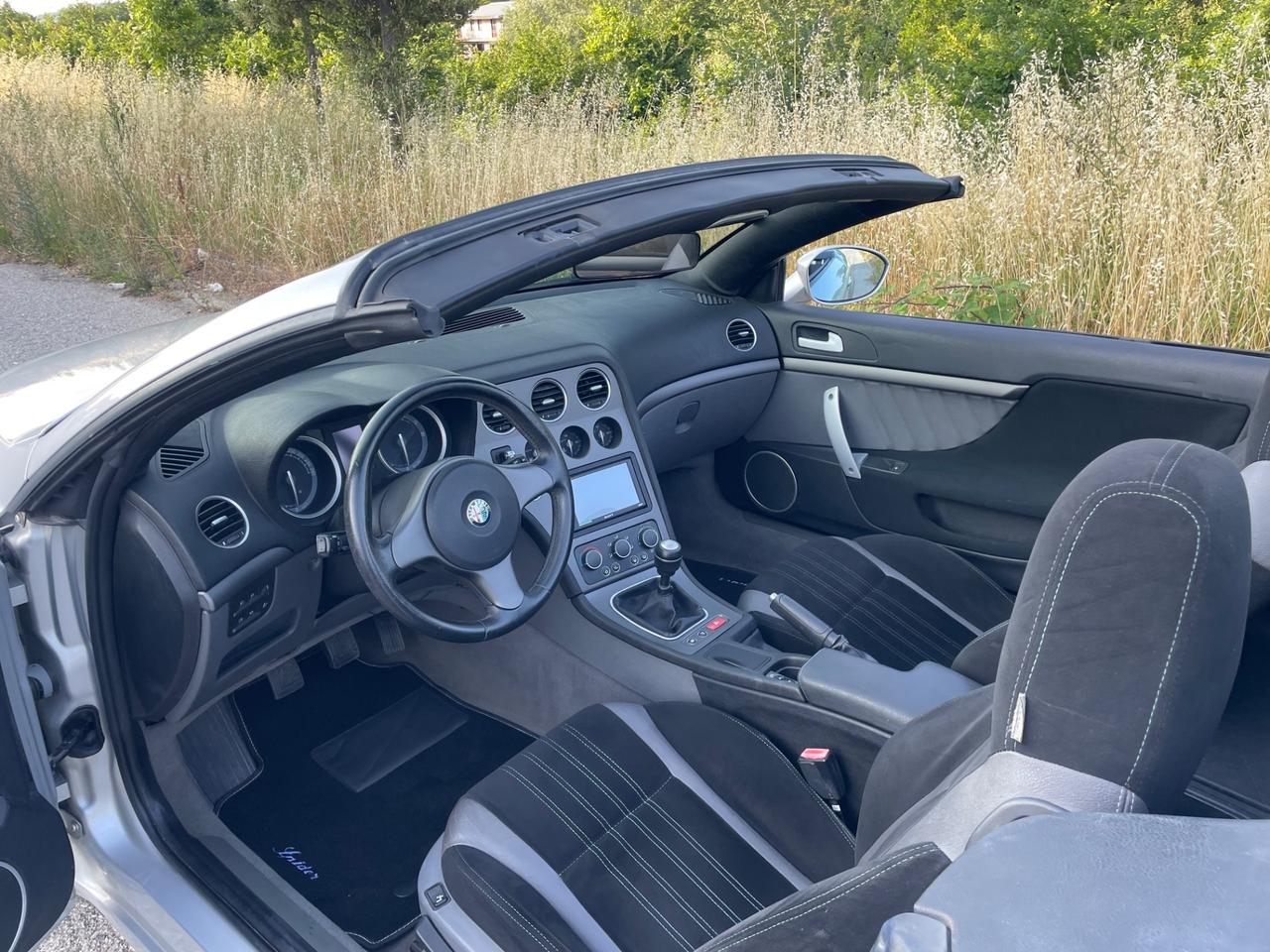 Alfa Romeo Spider Pirinfarina 2.2