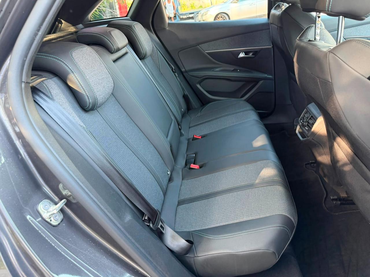 Peugeot 3008 BlueHDi 130 Allure 38.000 KM!!