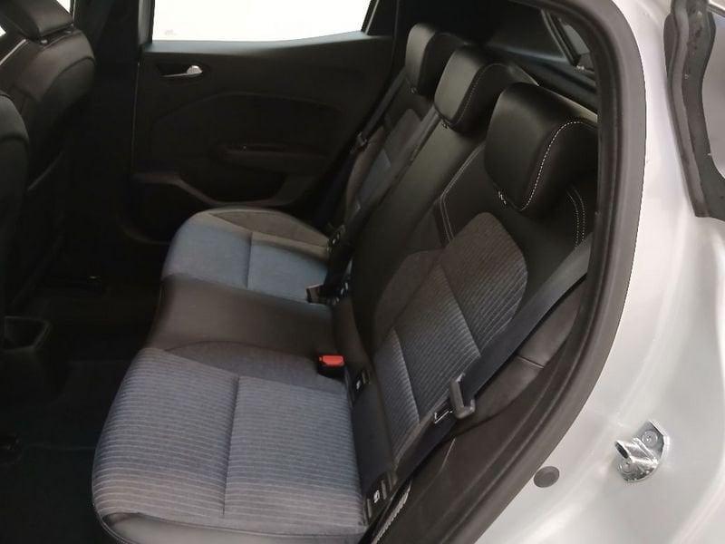 Renault Clio 1.6 E-Tech hybrid Intens 140cv auto my21