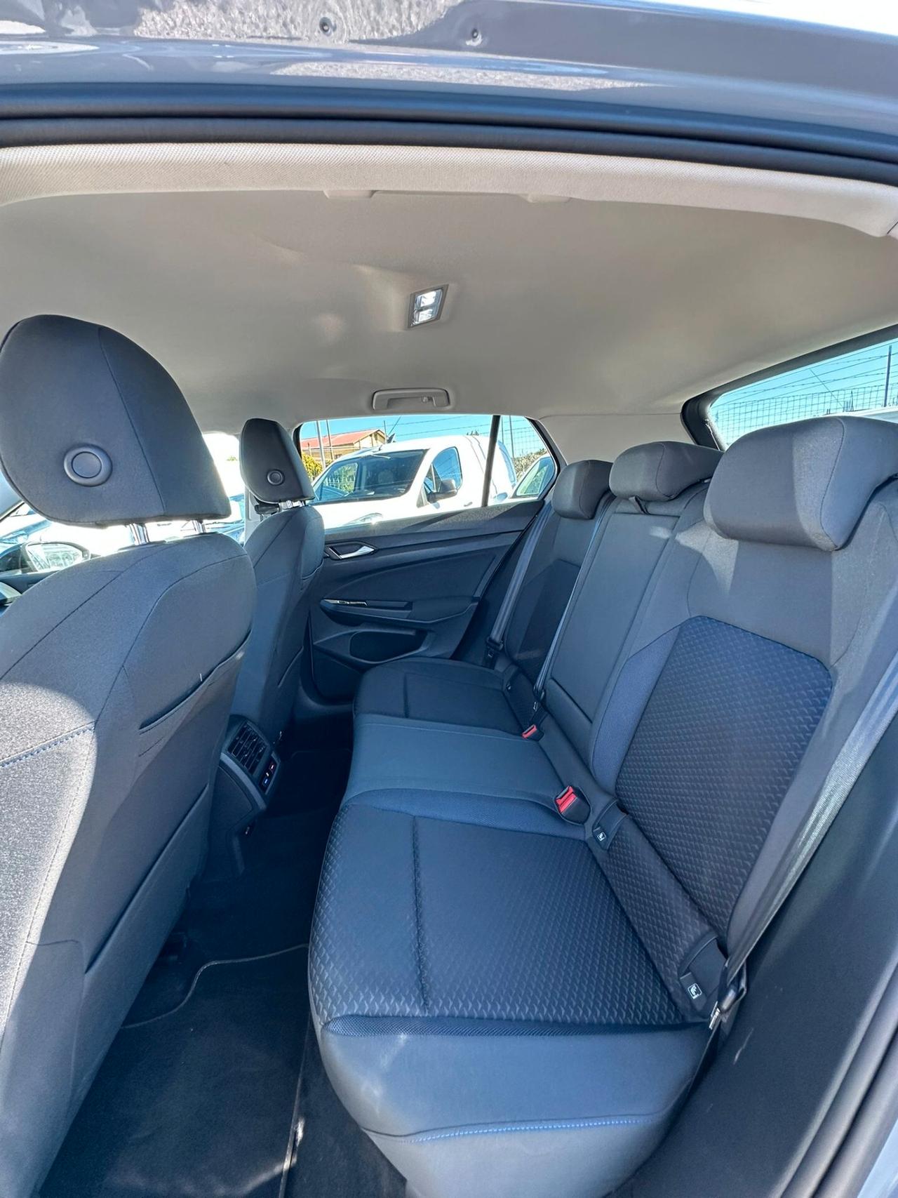 Volkswagen Golf VIII 2.0 TDI DSG UNITED