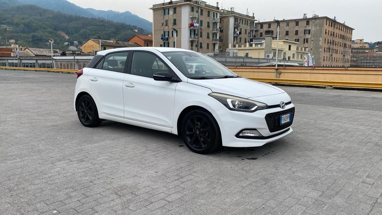 Hyundai i20 1.2 GPL 2016 – 115.000 km – perfetta Vendo Hyundai i20 GPL in condizioni davvero ottime, macchina tenuta con cura e sempre seguita. – anno 2016 – 115.000 km – benzina/GPL – unico proprietario – interni