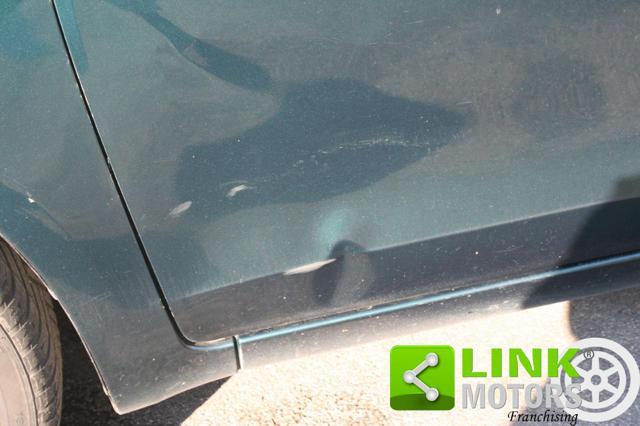 TOYOTA Yaris 1.0 3 porte Sol