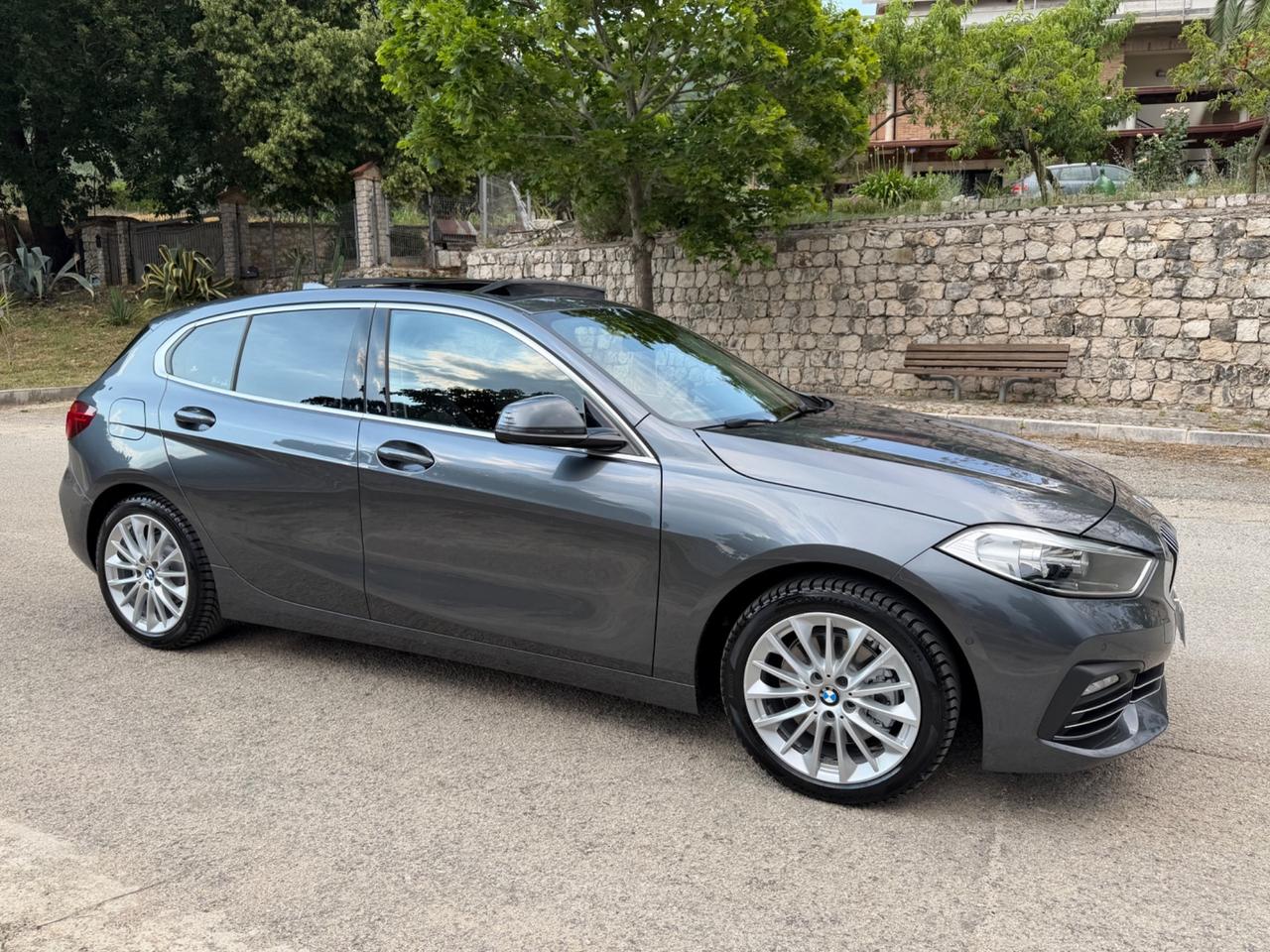 Bmw 116 116d 5p. Business Advantage