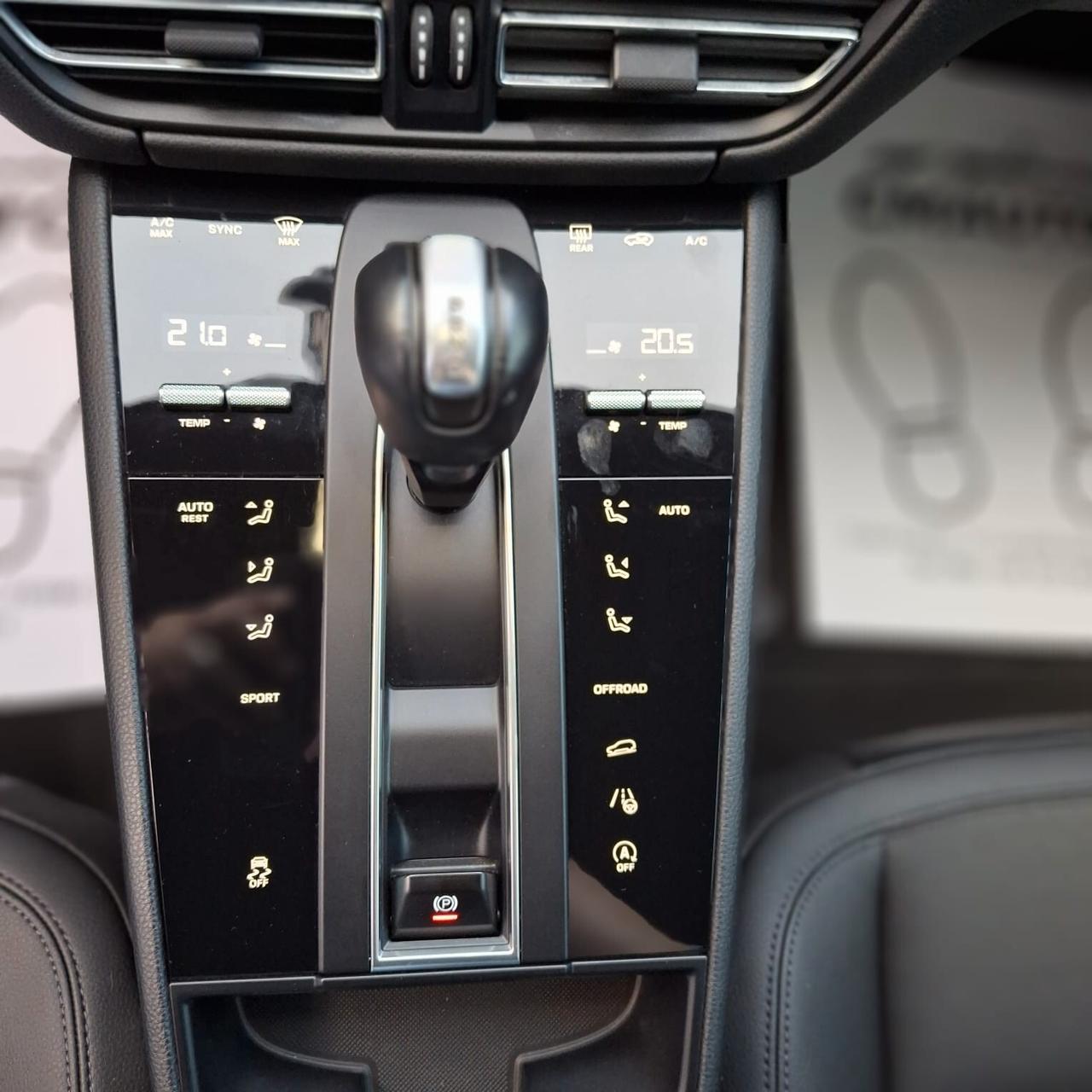 PORSCHE MACAN 2.0 265cv