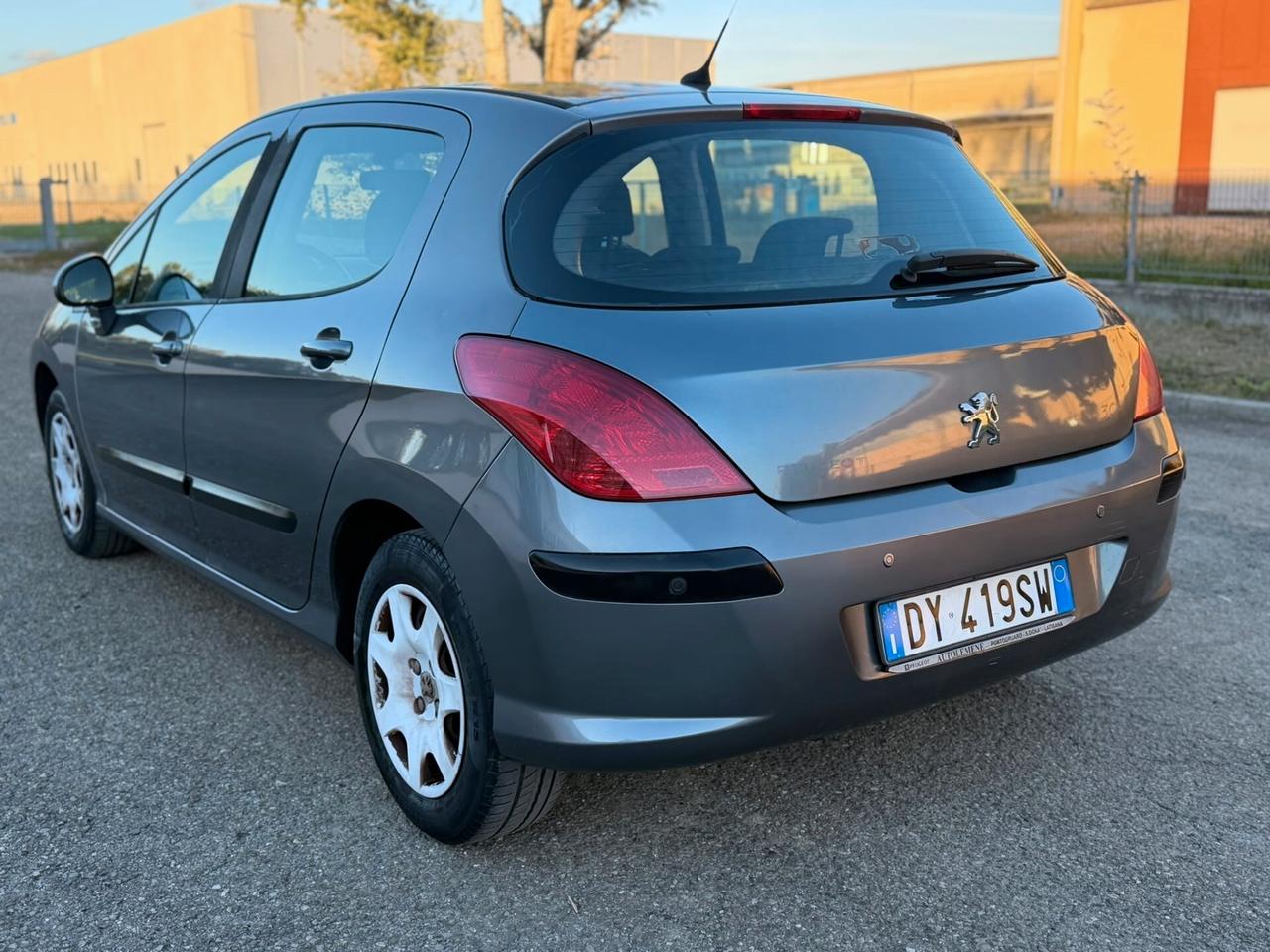 Peugeot 308 1.6 HDi 90CV NEOPATENTATI