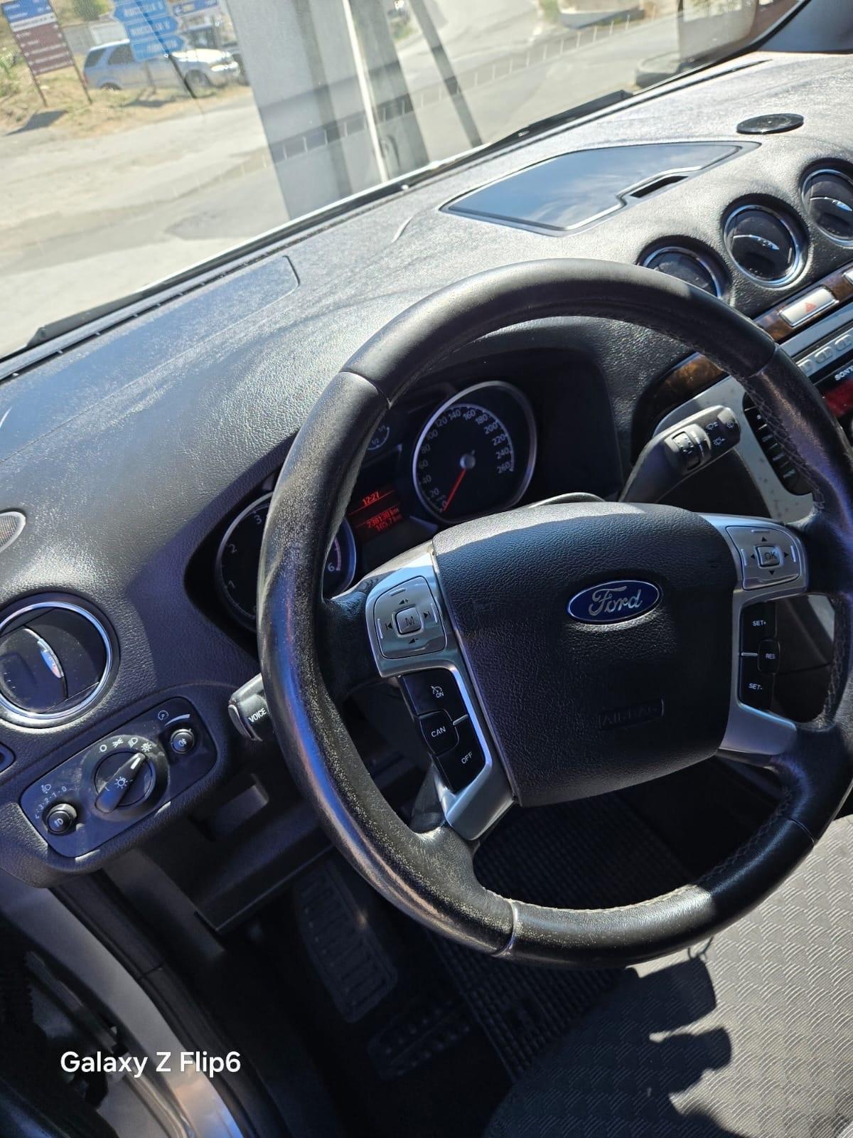 Ford Galaxy 2.0 TDCi 140 CV Ghia DPF