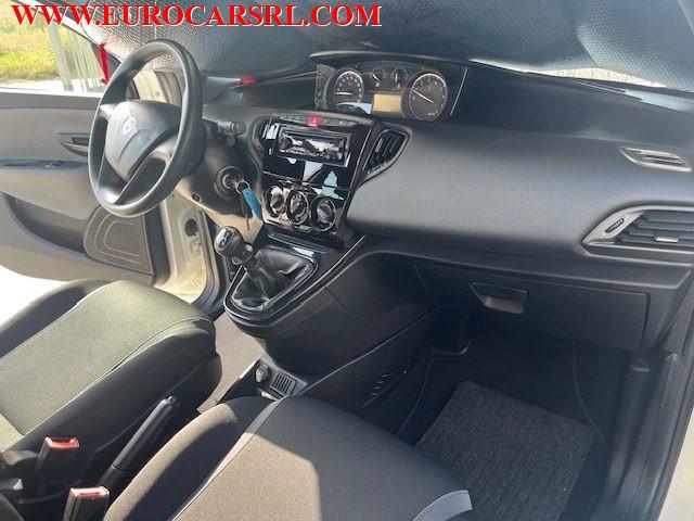 LANCIA Ypsilon 1.2 69 CV 5 porte Silver