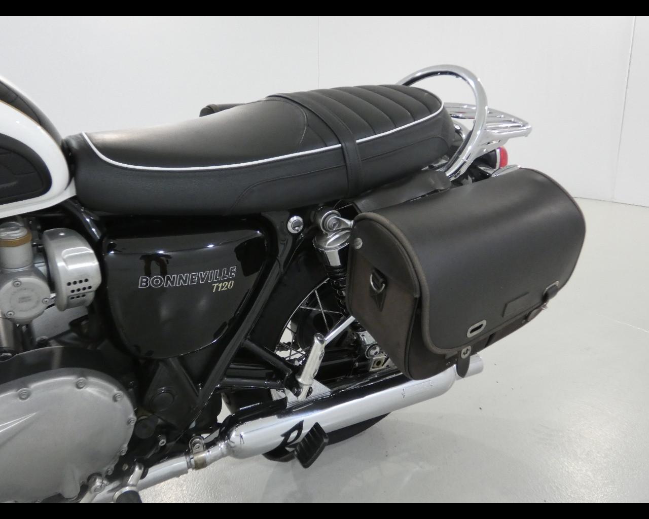 TRIUMPH Bonneville - T120