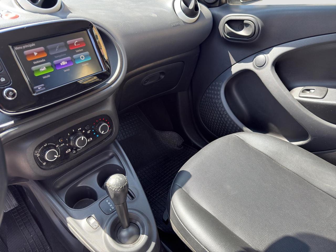 Smart ForFour 1.0 71cv twinamic Youngster automatica 2017