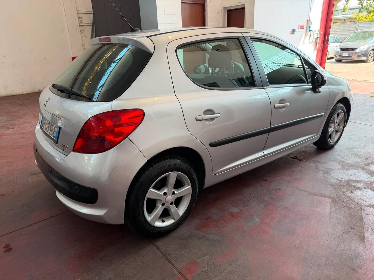 Peugeot 207 1.4 8V 75CV 5p. Energie Sport ECO GPL