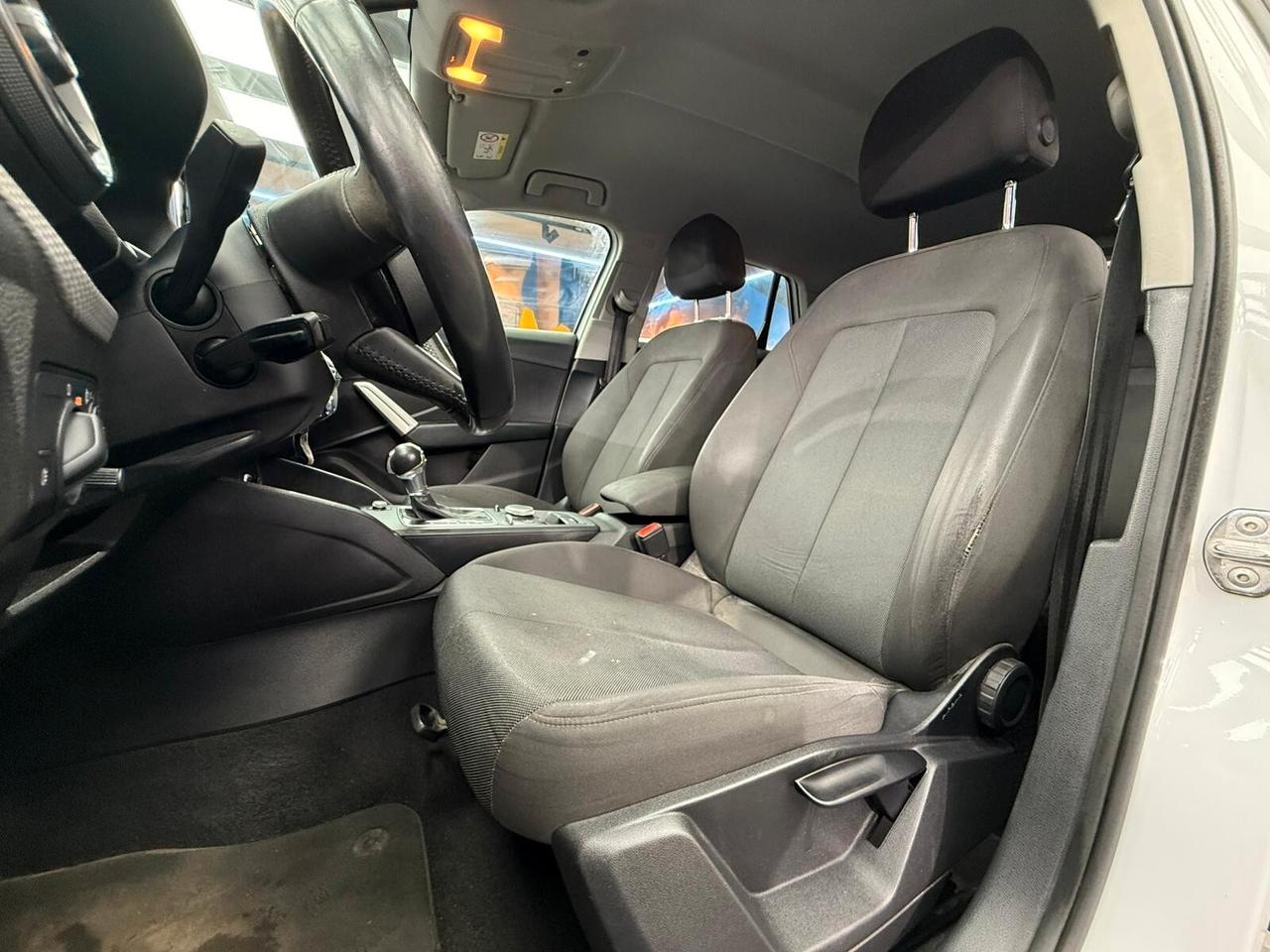 Audi Q2 30 TDI S tronic Business (645)