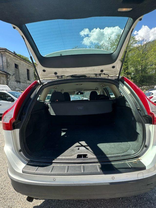 VOLVO XC60 2.4 D 163 CV AWD Geartronic Momentum