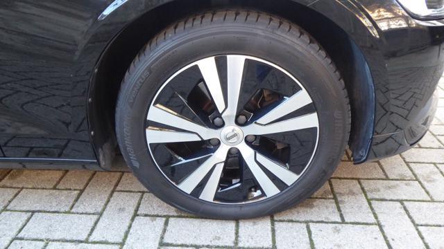 VOLVO V60 B4 (d) Geartronic Momentum Business