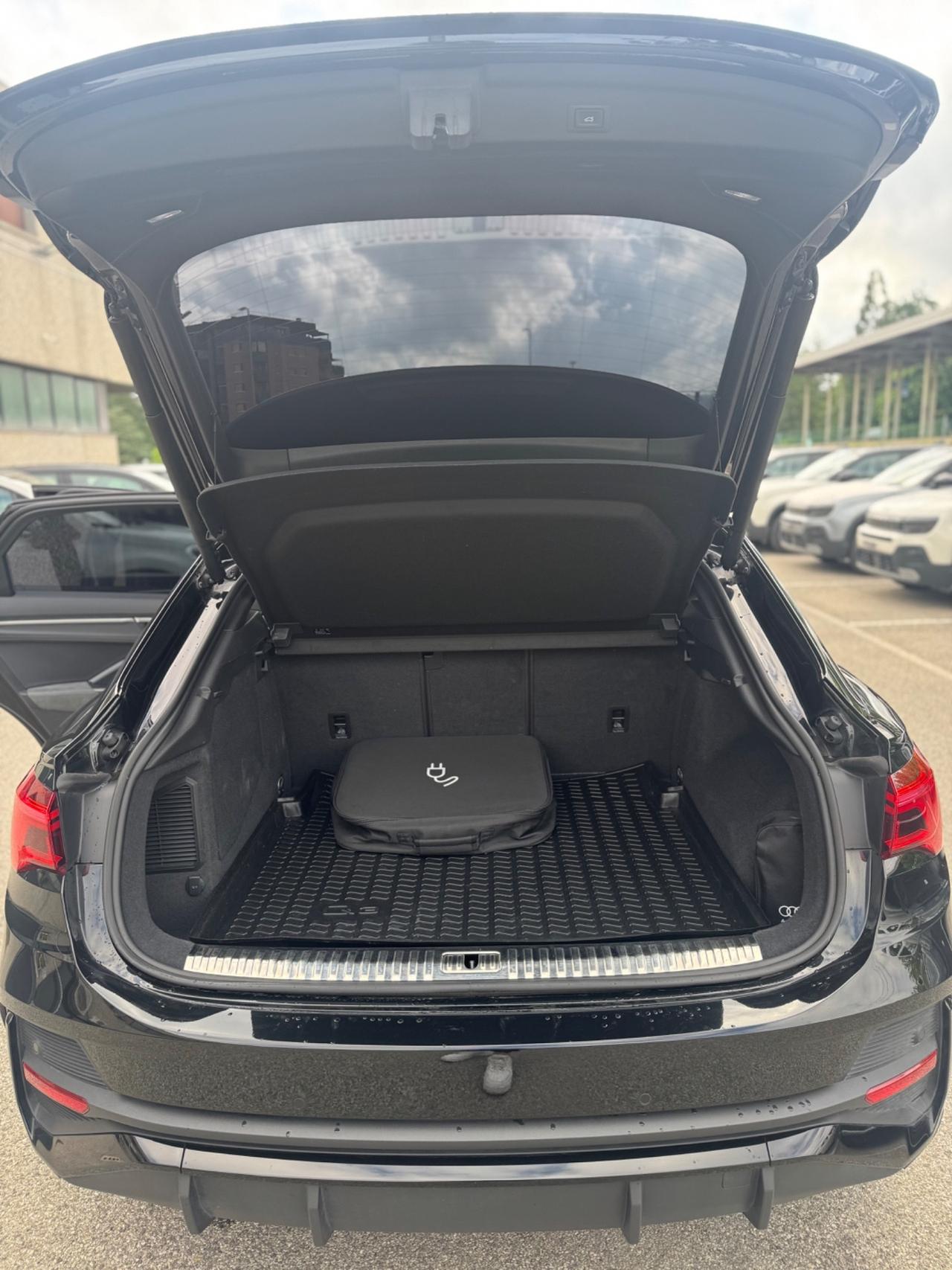 AUDI Q3 SPORTBACK 45 TFSI S TRONIC TOTAL BLACK