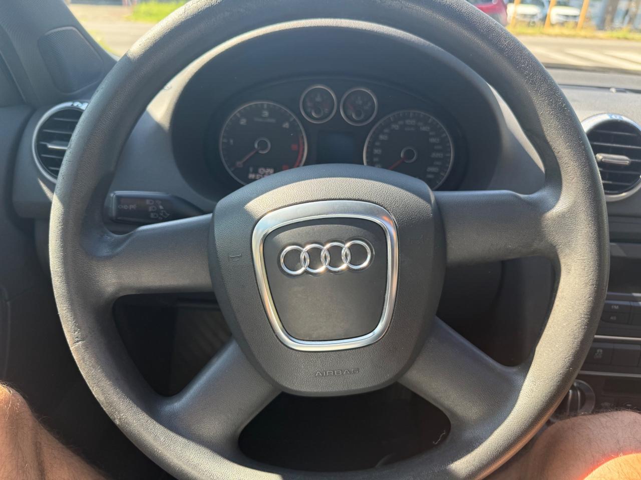 Audi A3 1.6 105 cv