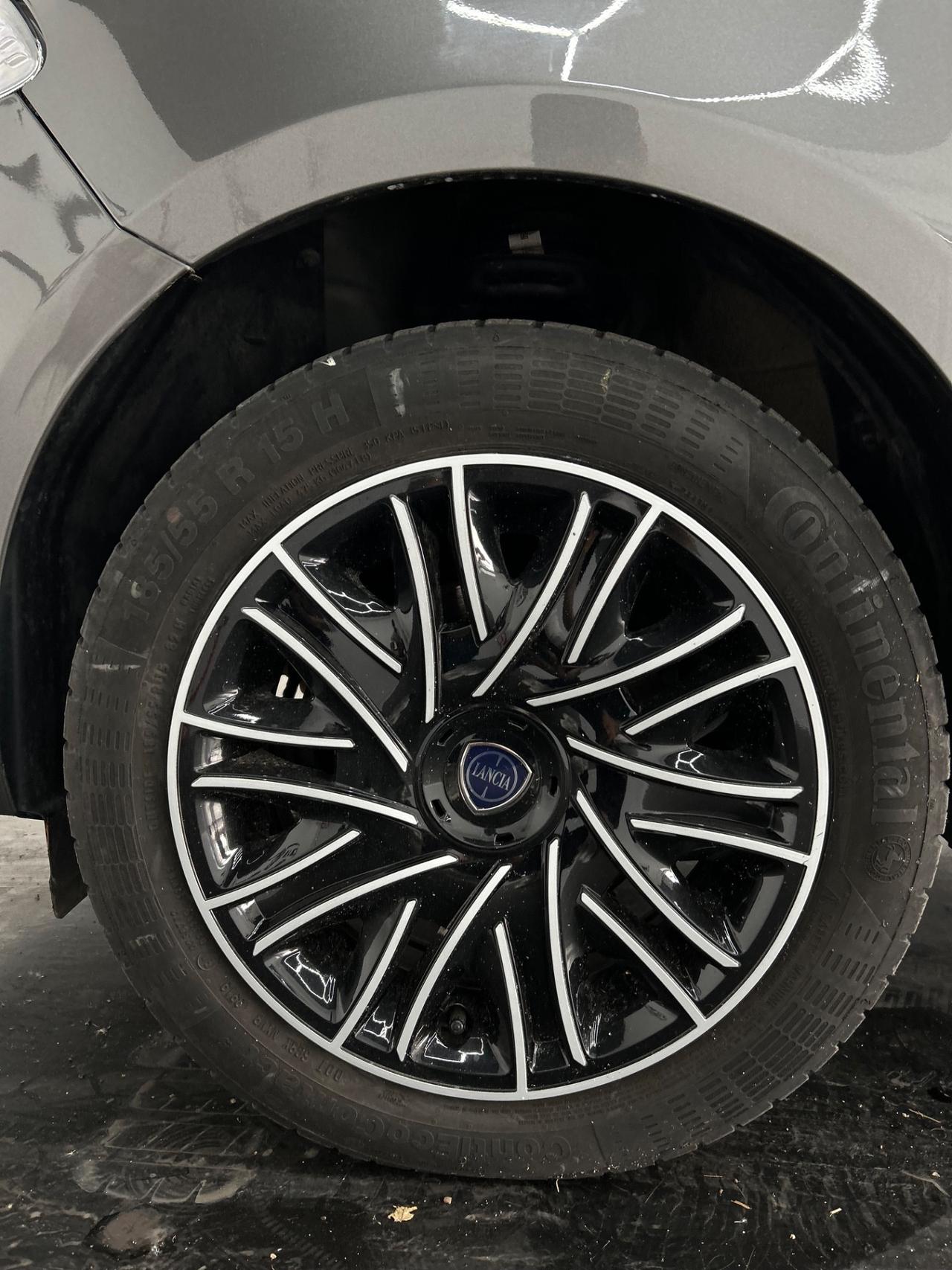 Lancia Ypsilon 1.0 FireFly 5 porte S&S Hybrid Silver Plus