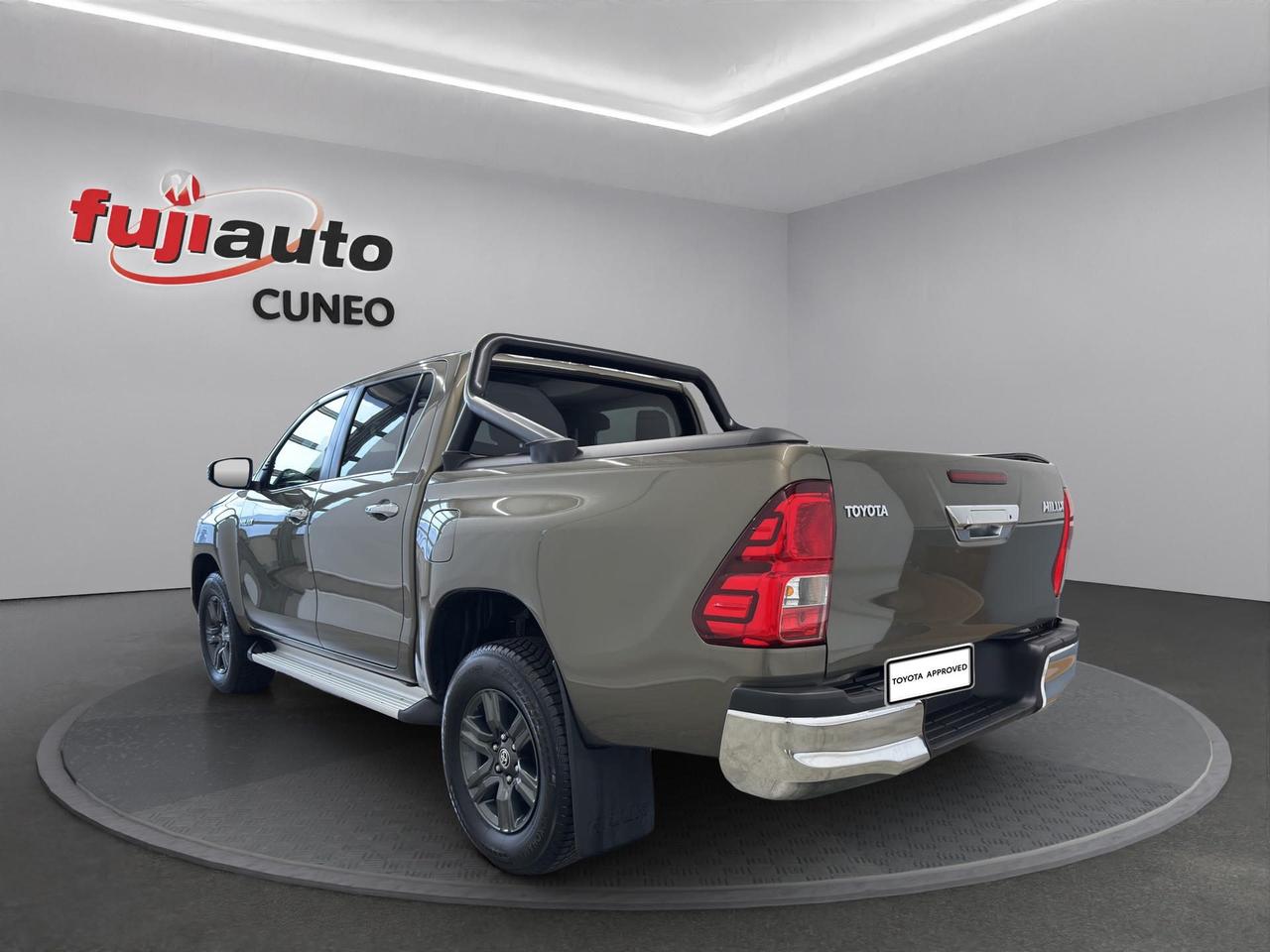 Toyota Hilux 2.4 d-4d M/T DC 4WD Lounge