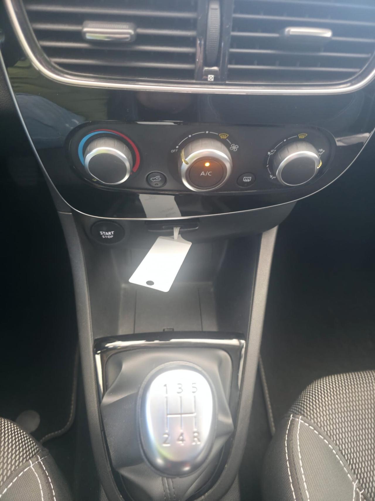 Renault Clio dCi 8V 75 CV 5 porte Moschino Life