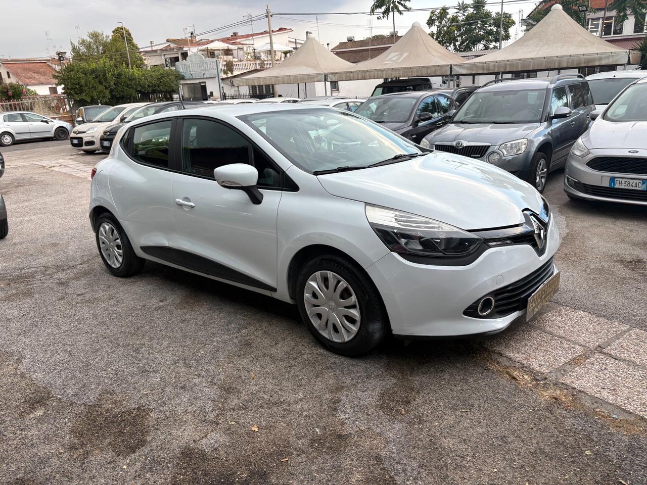 Renault Clio 1.2 75CV 5 porte Costume National