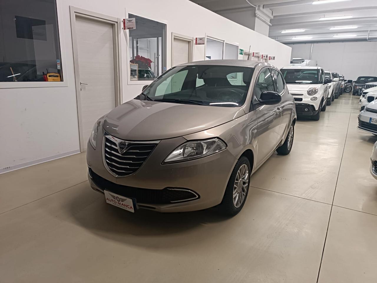 Lancia Ypsilon 1.2 69 CV 5 porte Gold