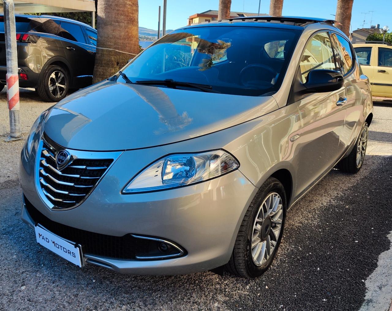 Lancia Ypsilon 1.2 69 CV 5 porte S&S Gold