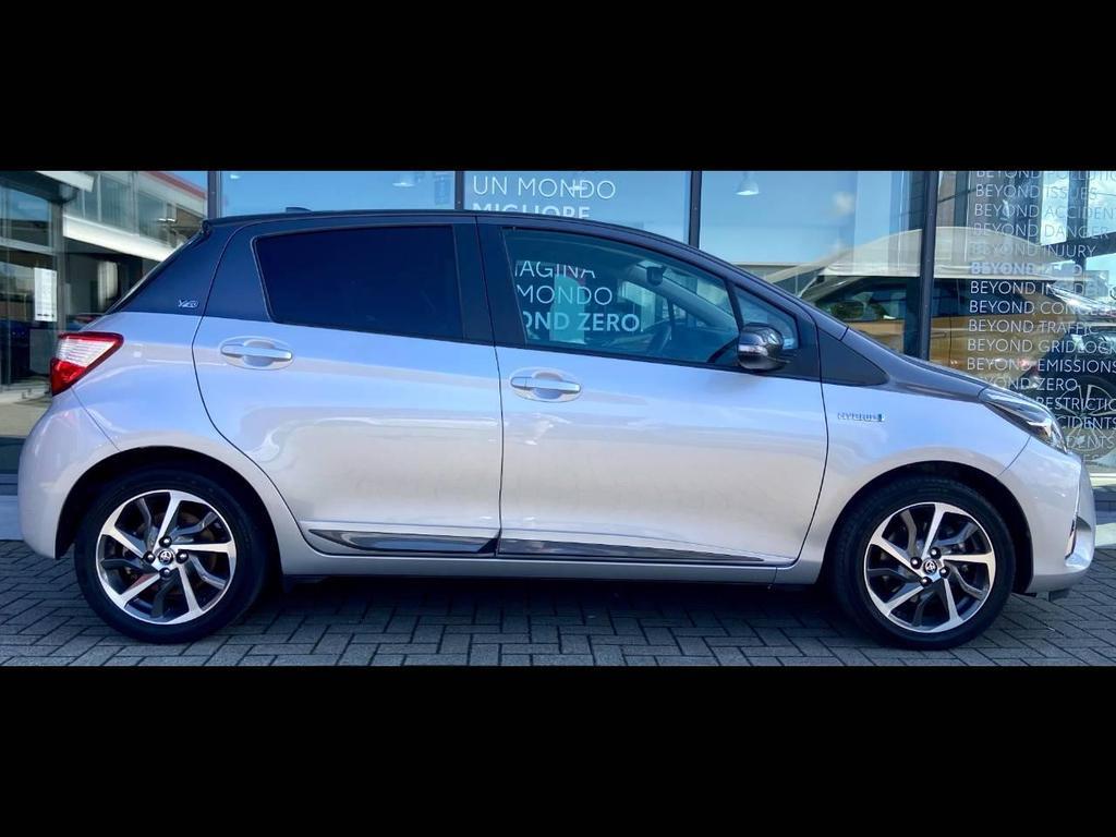 Toyota Yaris 5 Porte 1.5 VVT-i Hybrid y20 E-CVT