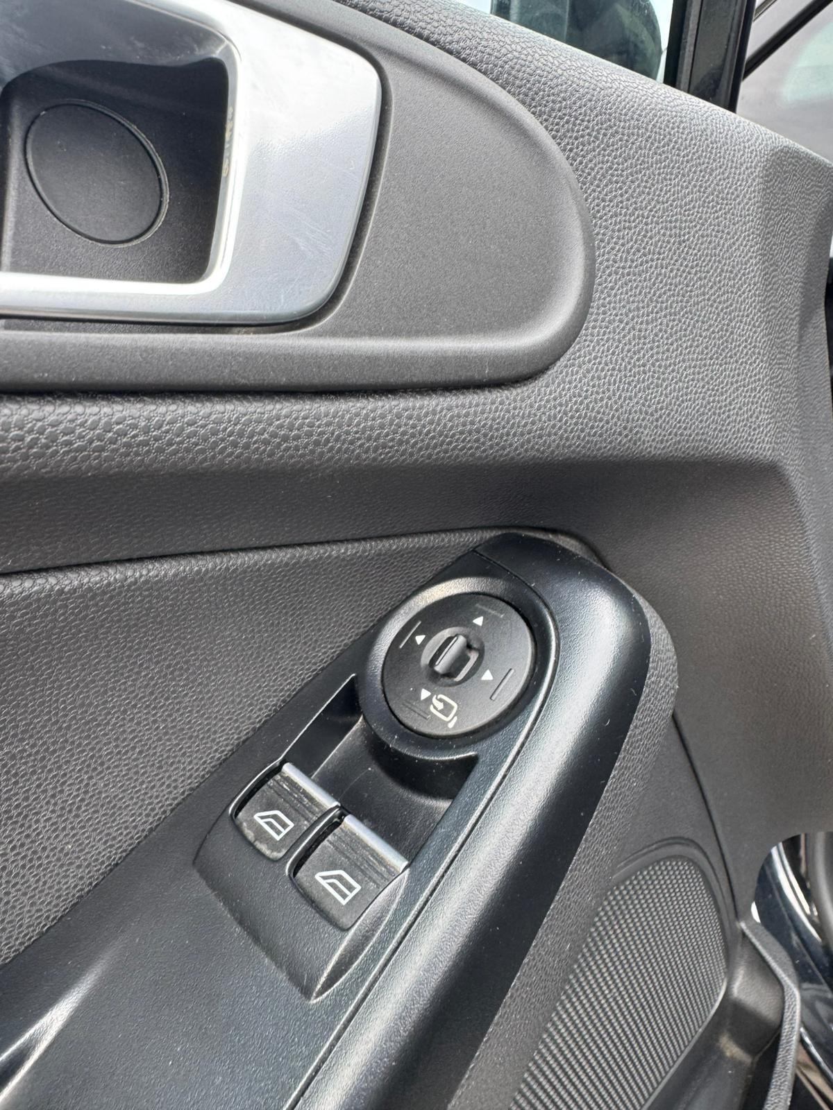 Ford Fiesta 1.0 80CV 5 porte Titanium