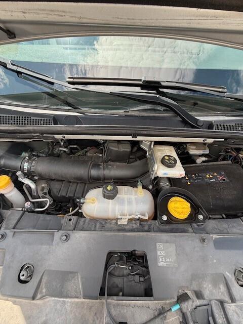 Renault Trafic T27 2.0 dCi 120CV PC-TN Zen 9 POSTI