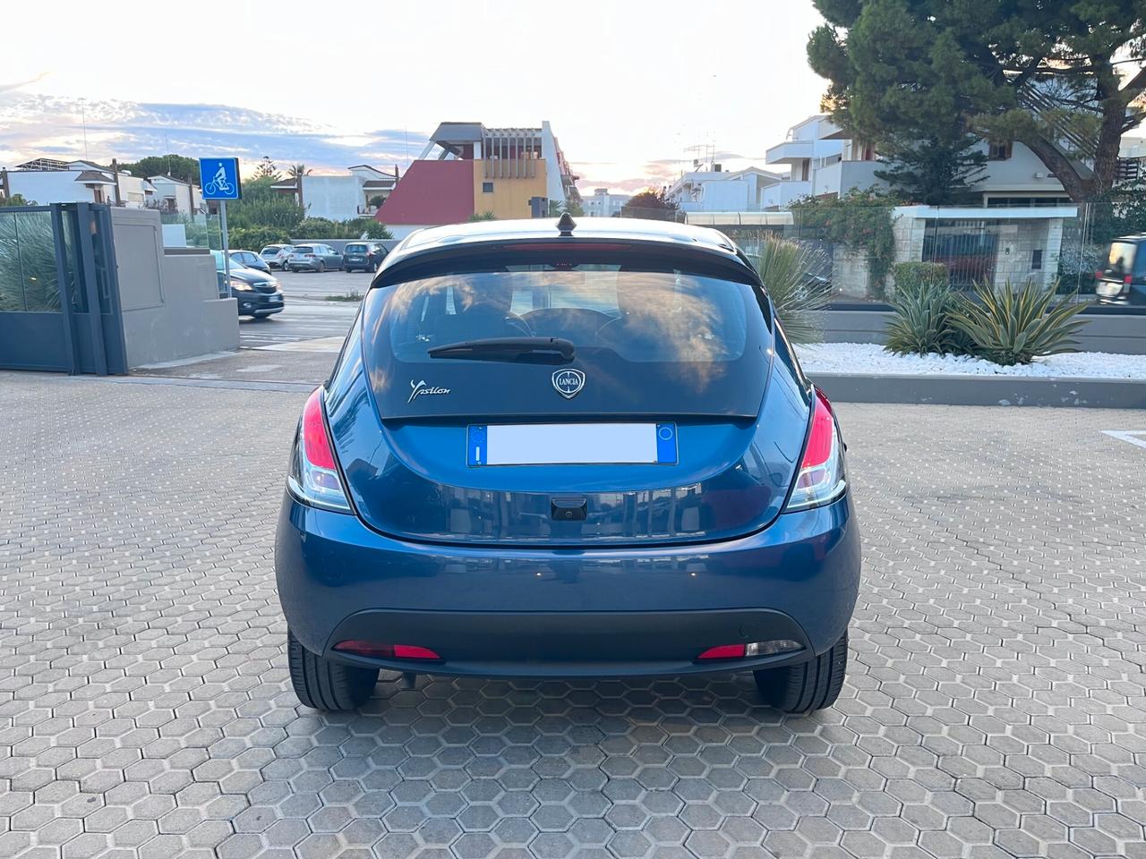 Lancia Ypsilon 1.0 FireFly 5 porte S&S Hybrid Gold