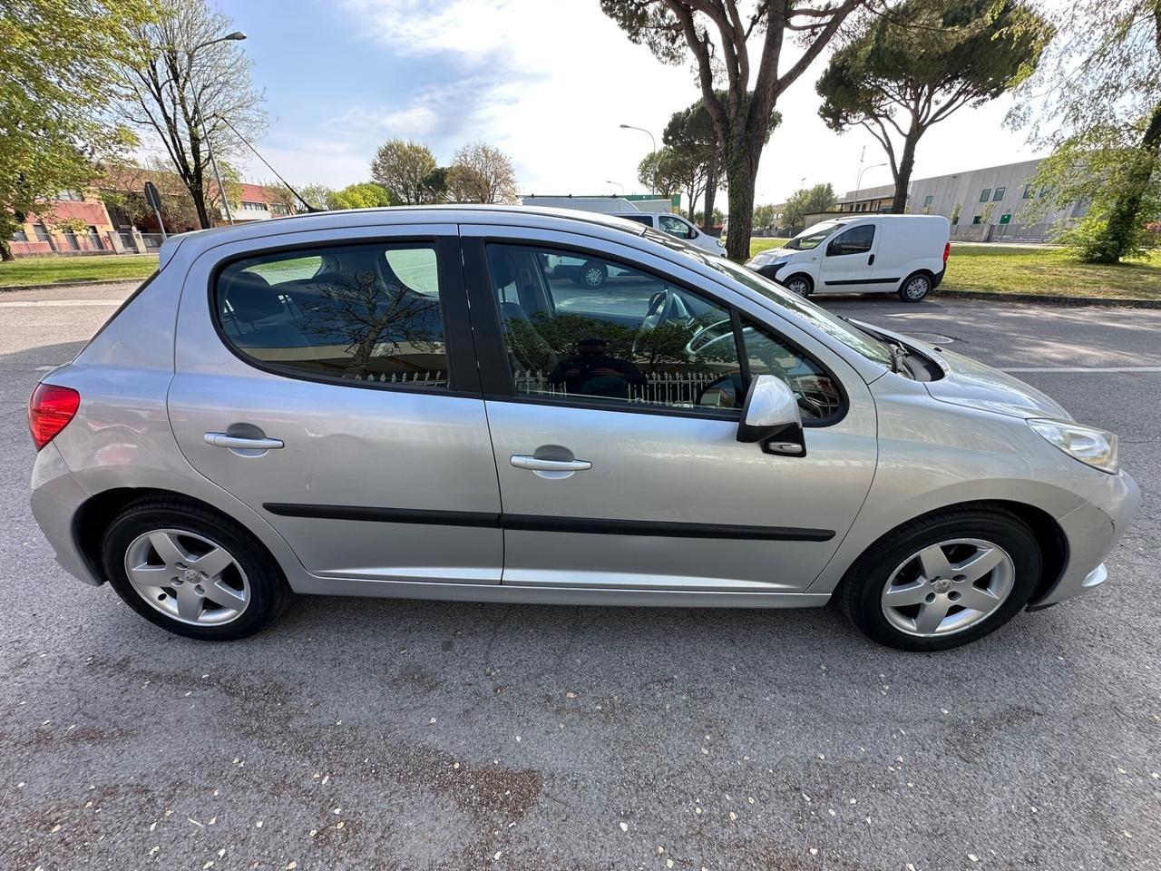 Peugeot 207 1.4 8V 75CV 5p. X Line ECO GPL