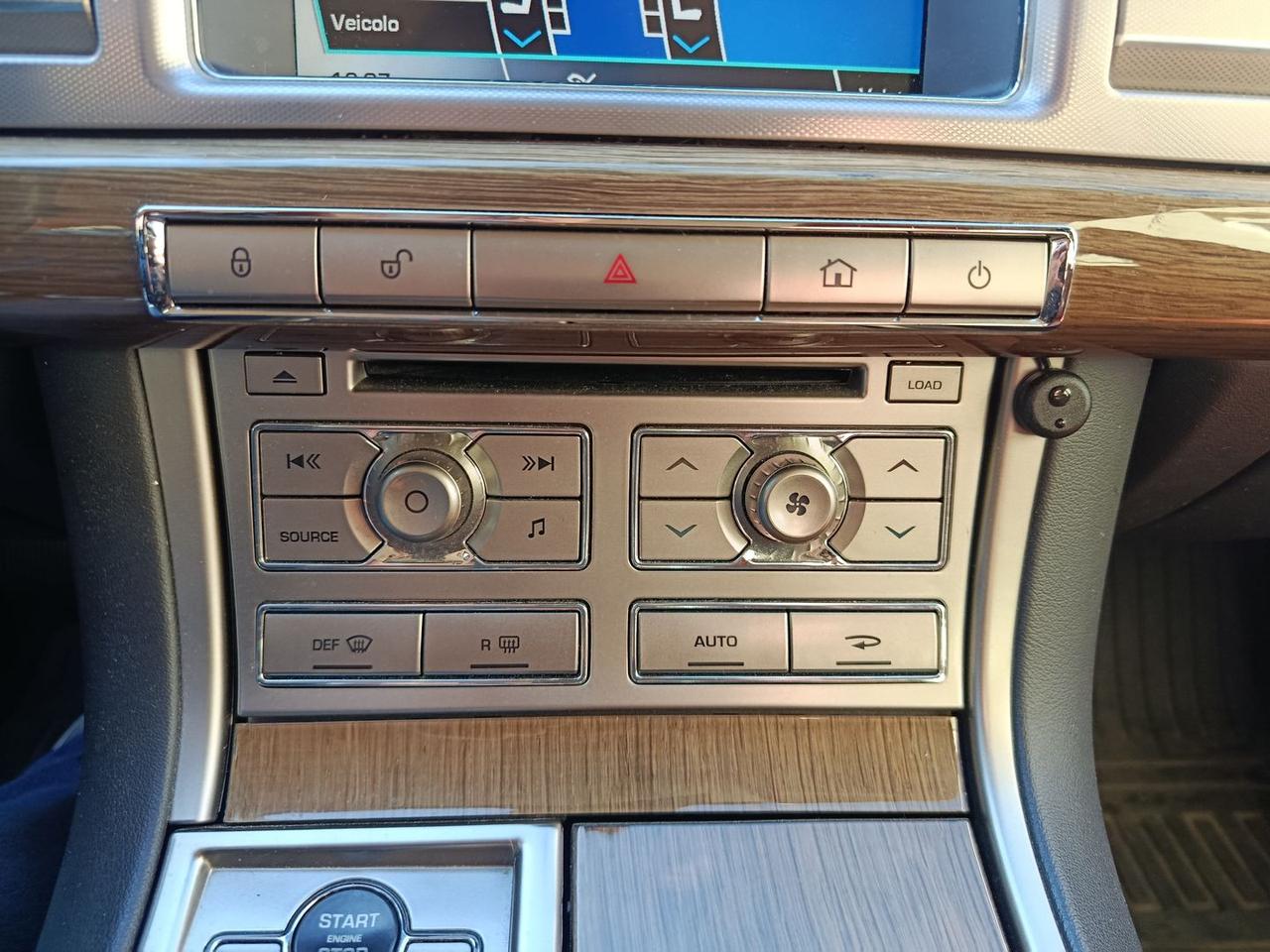 Jaguar XF Portfolio 3.0 D S #7681