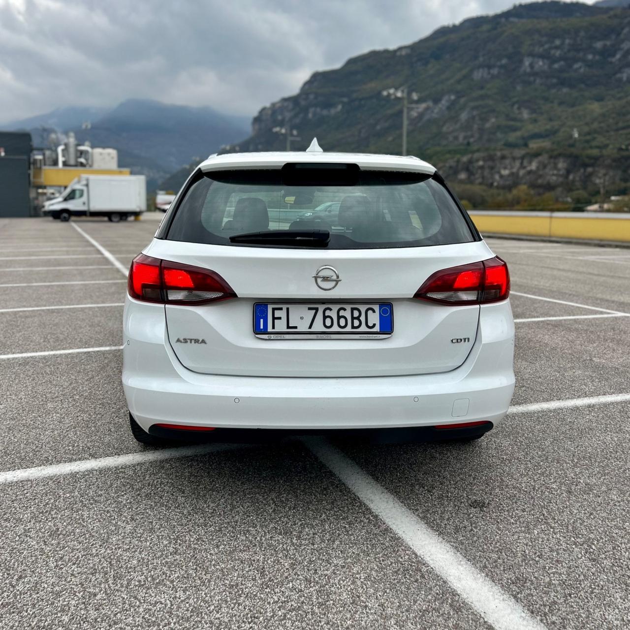 Opel Astra Sports Tourer FULL OPT. Gancio Traino