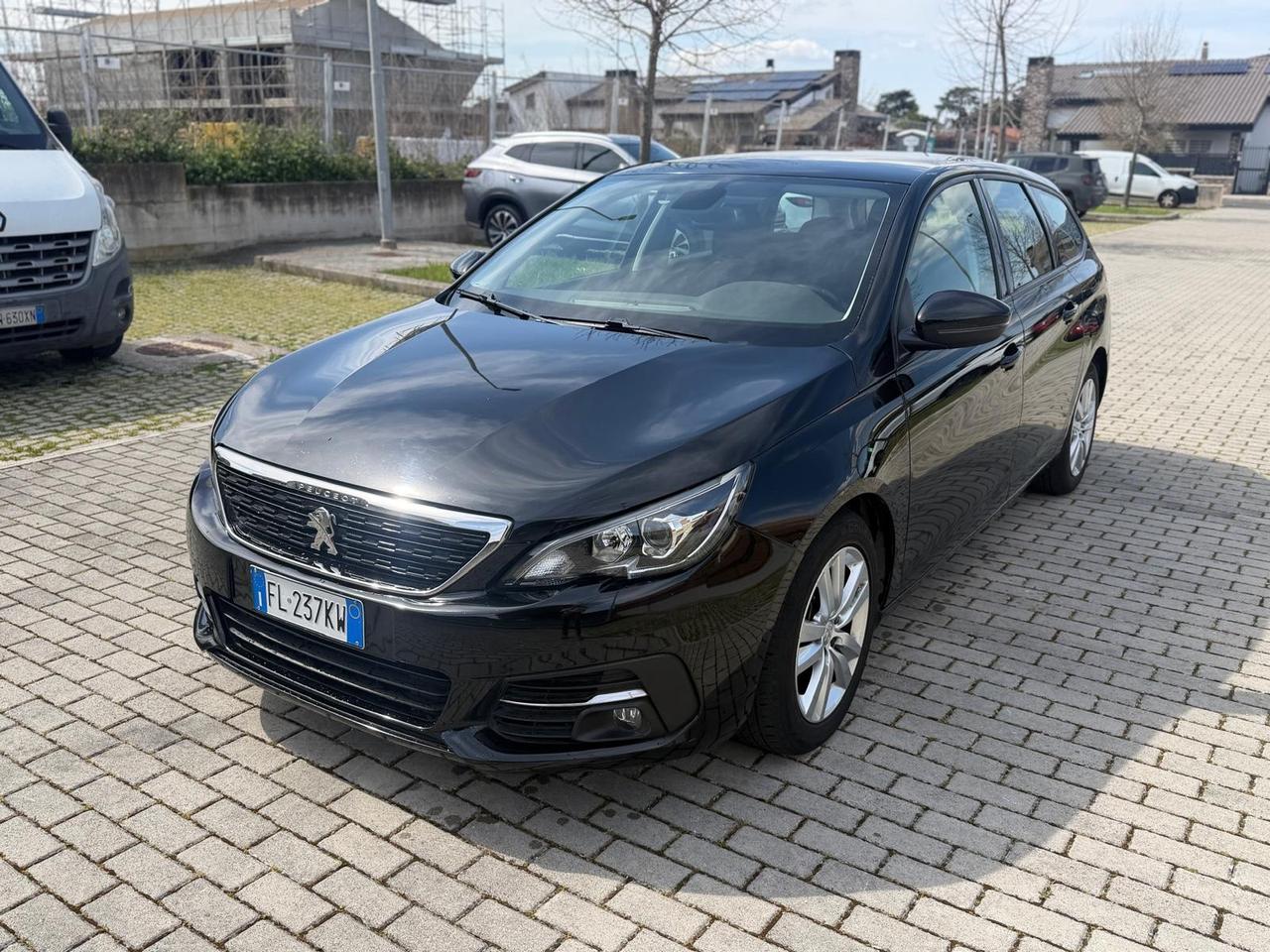 Peugeot 308 BlueHDi 120CV Business *MINIRATE*