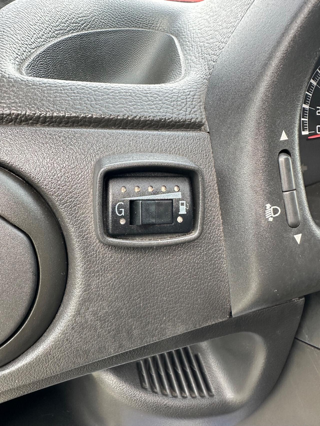 Fiat Punto 1.2 5p Active Natural Power