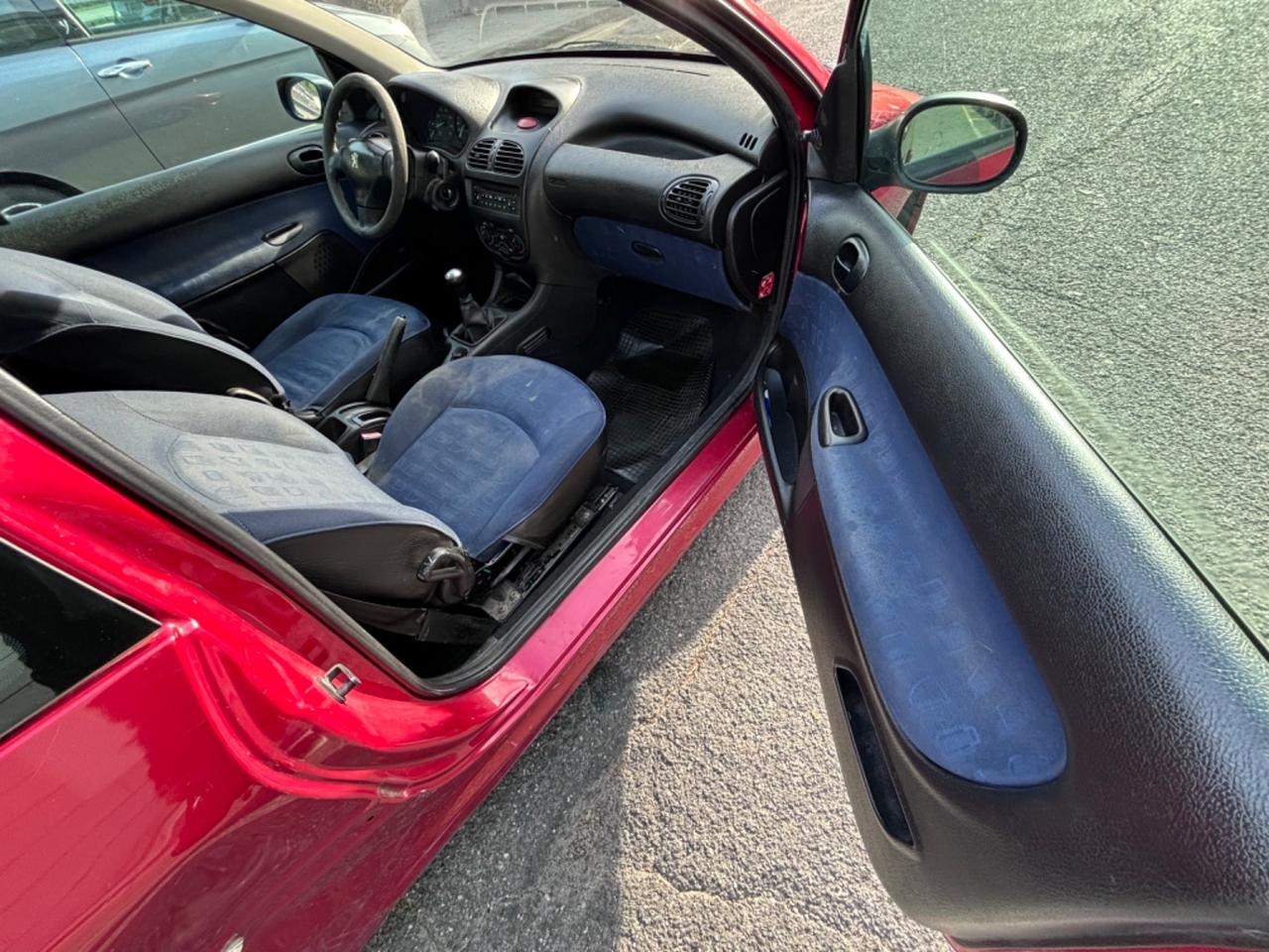 Peugeot 206 1.1 3p. XR