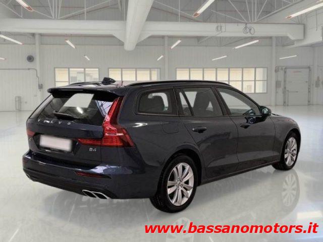 VOLVO V60 B4 (d) Geartronic Momentum Business IN ARRIVO