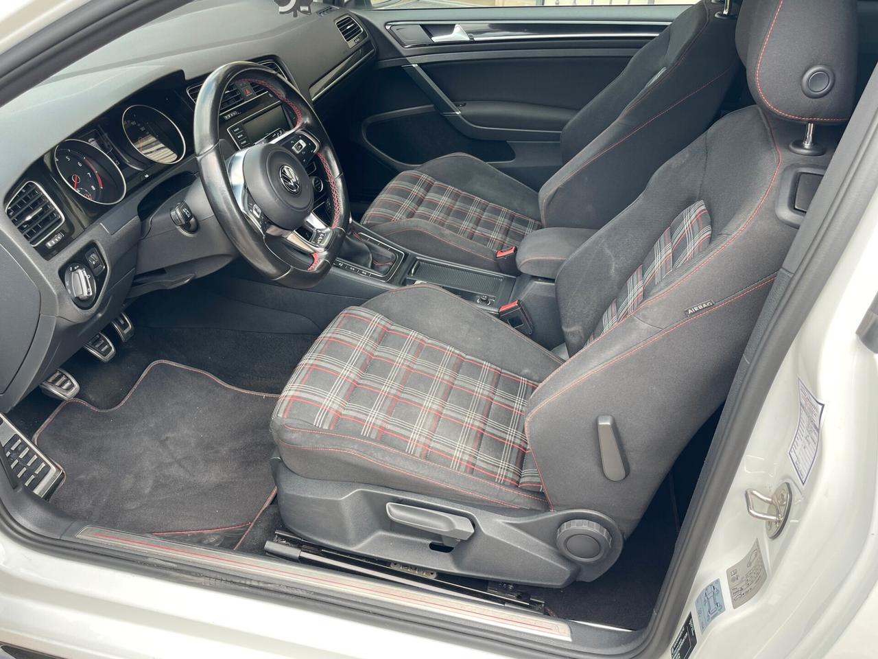 Volkswagen Golf GTI Performance 2.0 TSI 3p. BlueMotion Technology