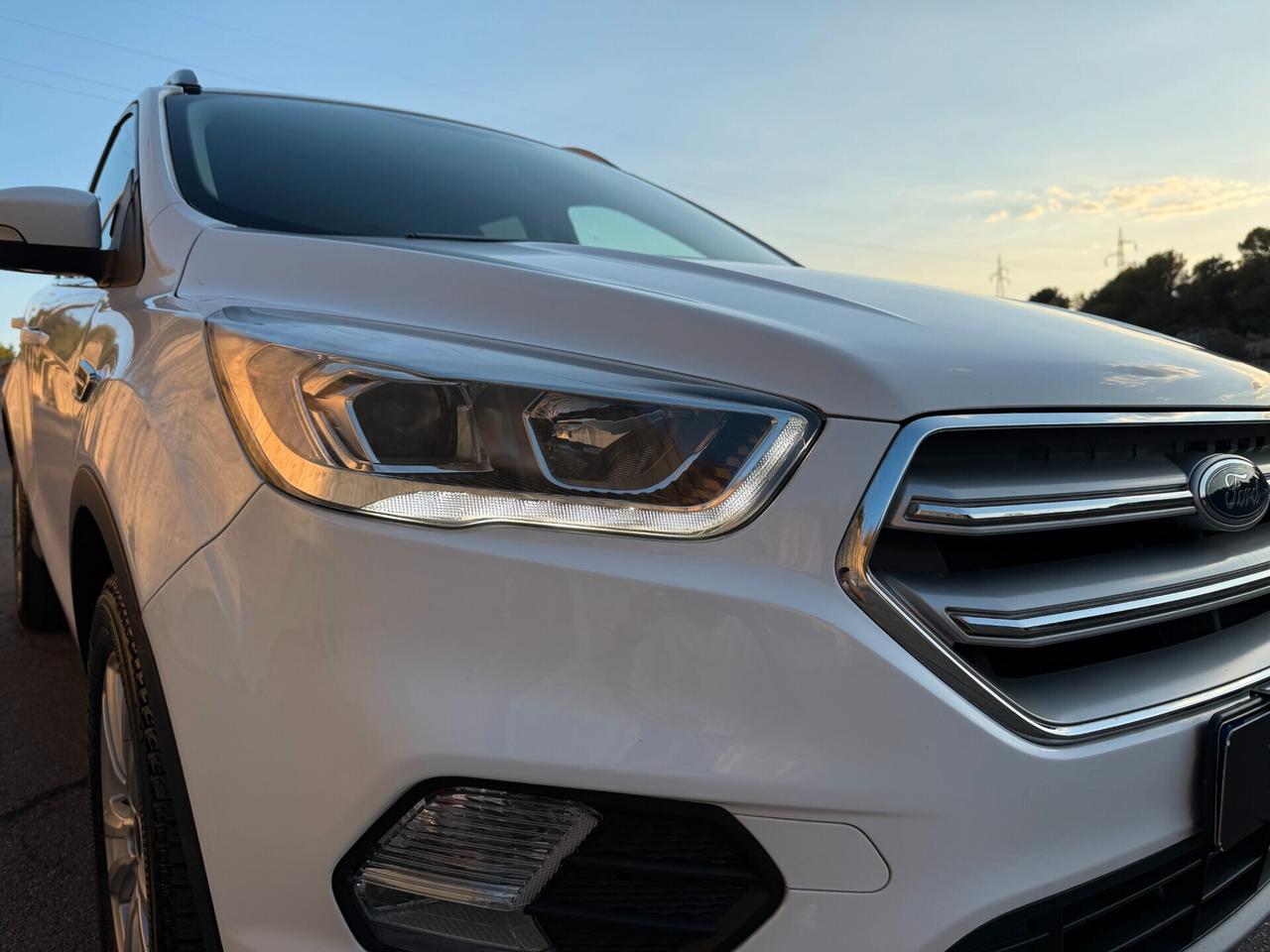 Ford Kuga Titanium/1.5 120CV/CAR PLAY/RETRO/KYLESS
