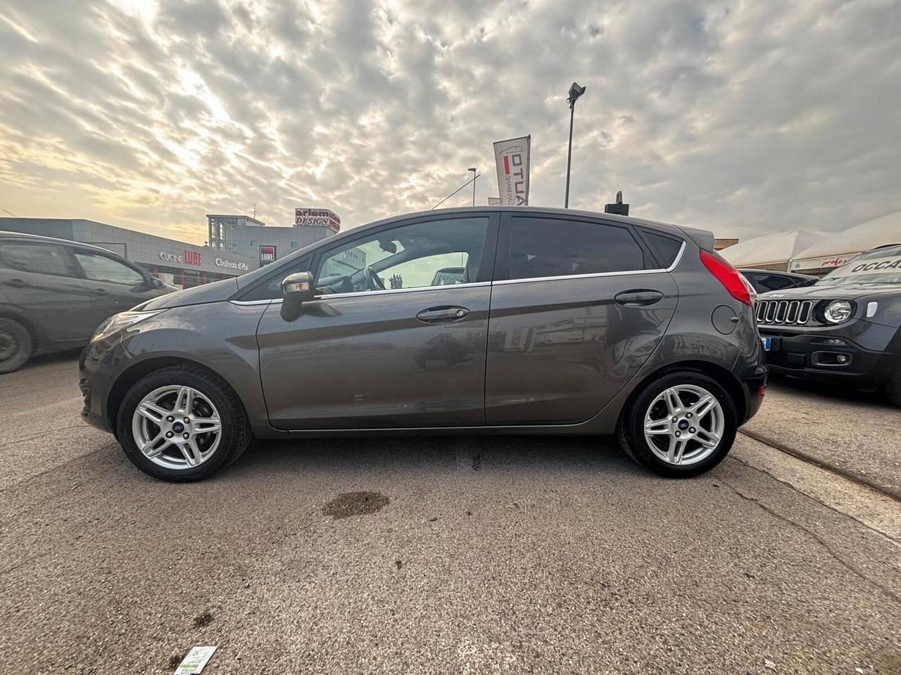Ford Fiesta 1.5 TDCi 75CV 5 porte Titanium