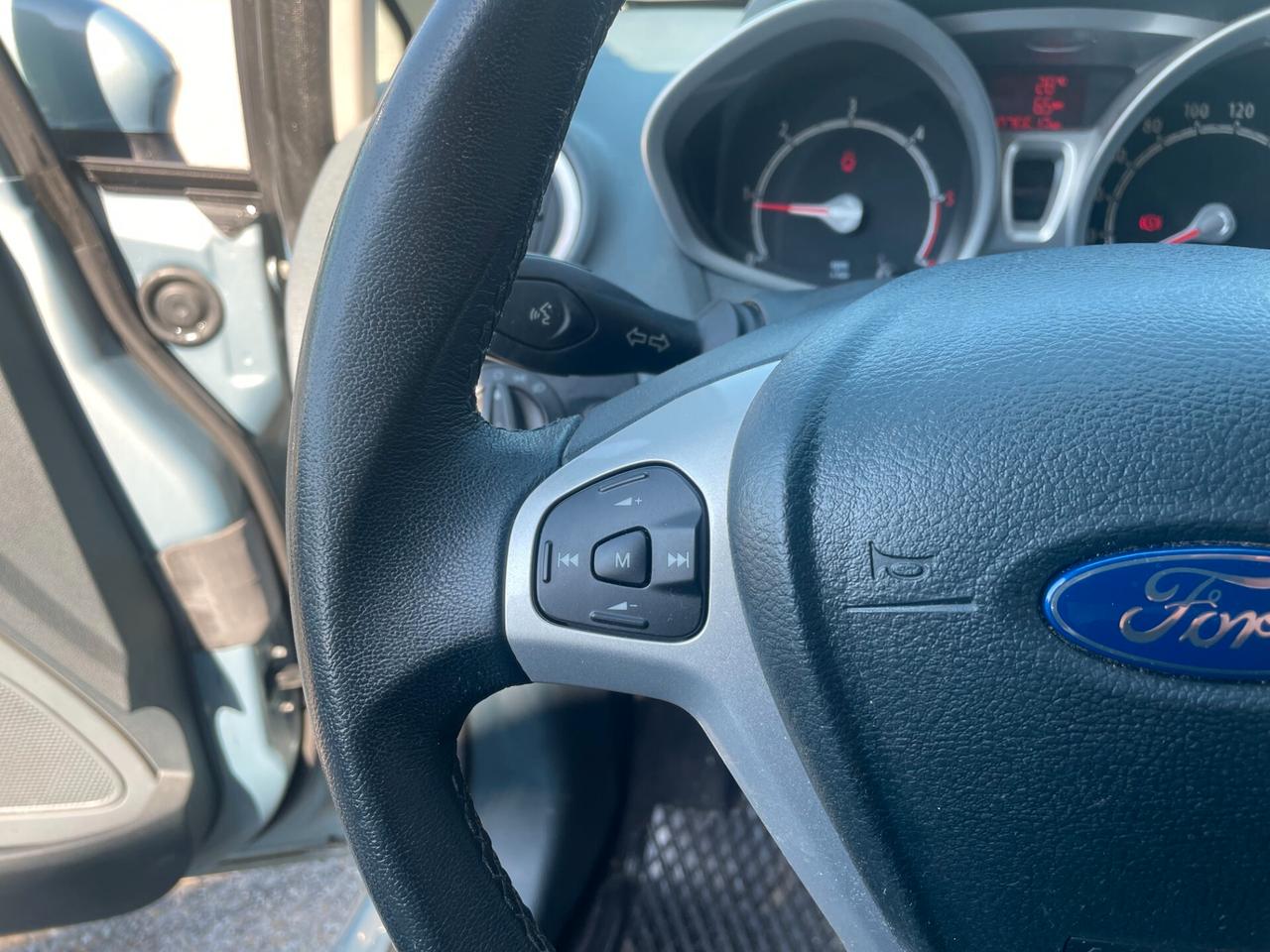 Ford Fiesta 1.6 TDCi 90CV 5 porte DPF Titanium