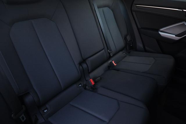 AUDI Q3 35 TDI S tronic Business Advanced