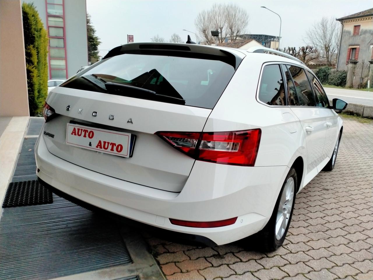 Skoda SUPERB WAGON 2.0TDI EVO STYLE 200CV DSG VIRTUAL / ASSISTENTI