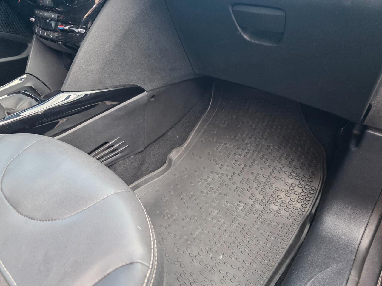 Peugeot 2008 1.6 BlueHDi 100 Allure