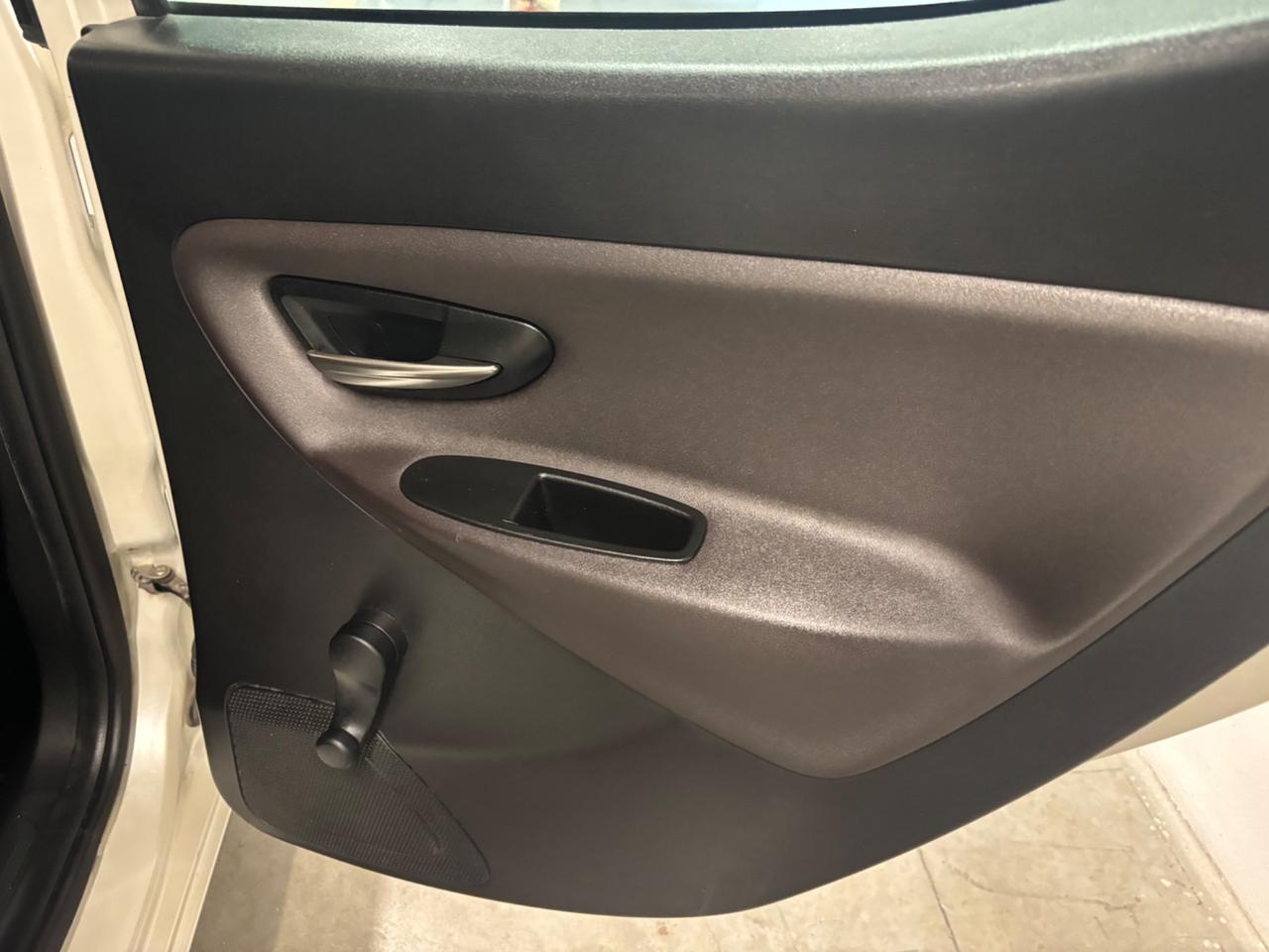 Lancia Ypsilon 1.2 BENZINA 69 CV Platinum |OK NEOPATENTATI |